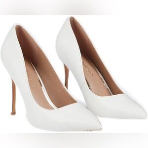 BCBG Hawti Pump